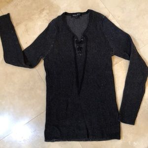 Romeo &Juliet Couture ribbed gray sweater, size L